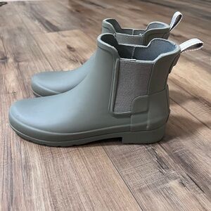 Hunter rain boots (ankle height)